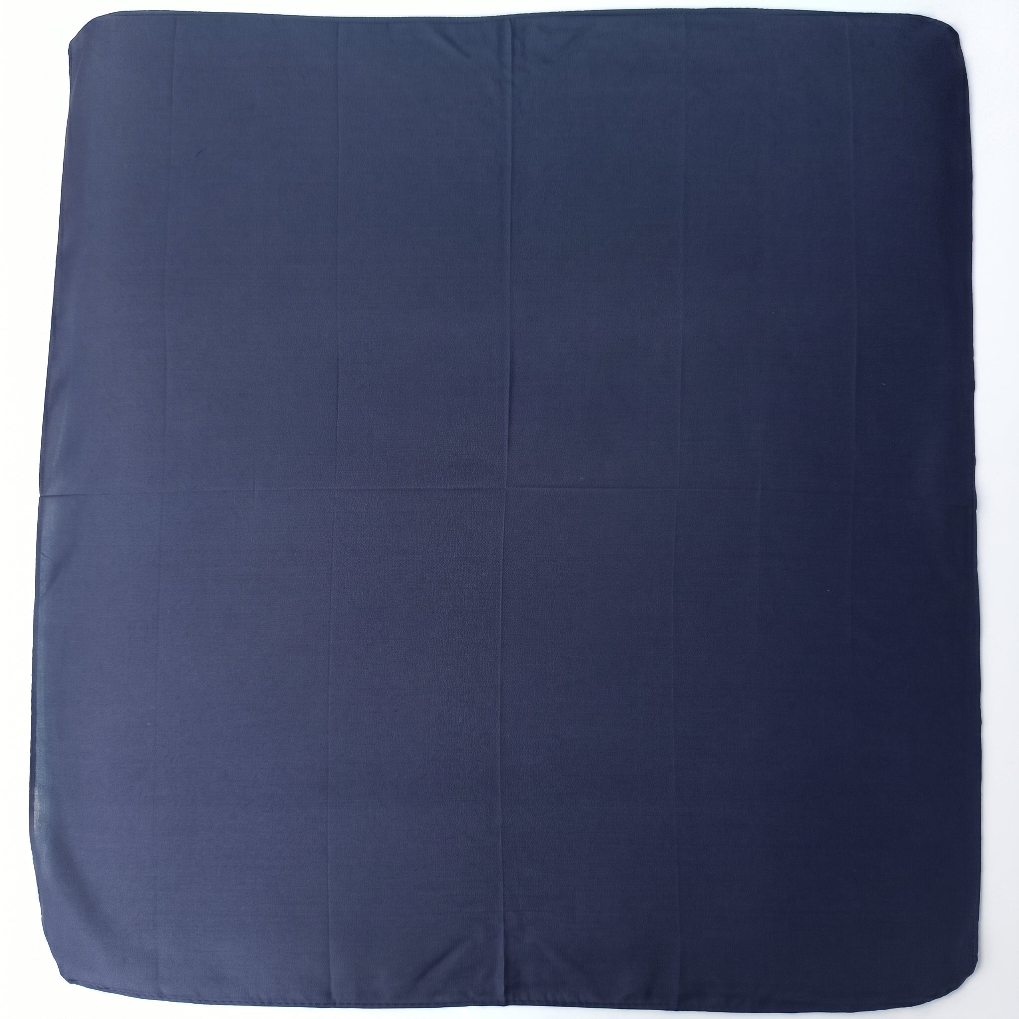 Pañoleta Alegonz Store color entero azul marino, familia lisos, tela suave y liviana.