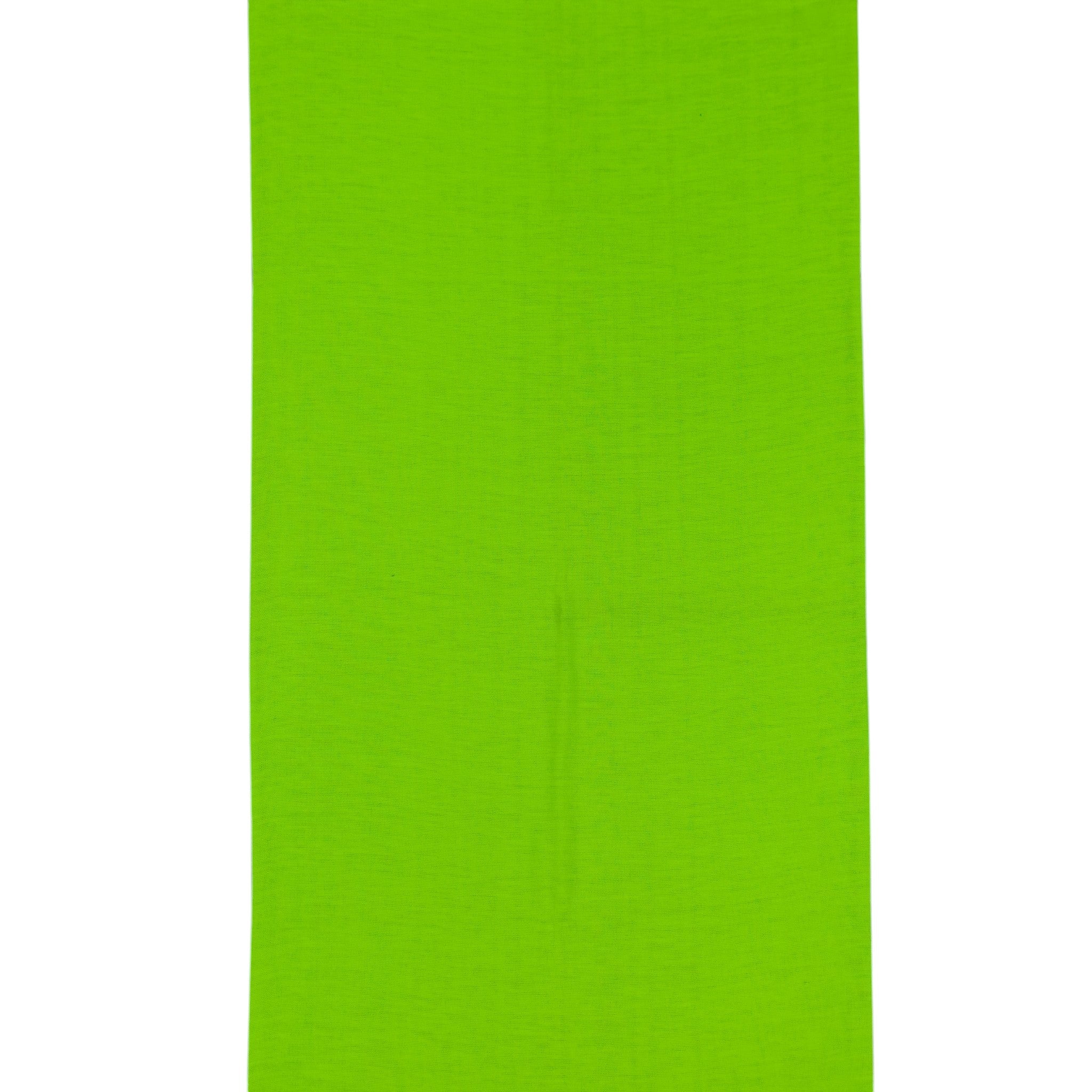 Bandana Alegonz Store de color verde neón liso, accesorio versátil de tela suave para uso diario.